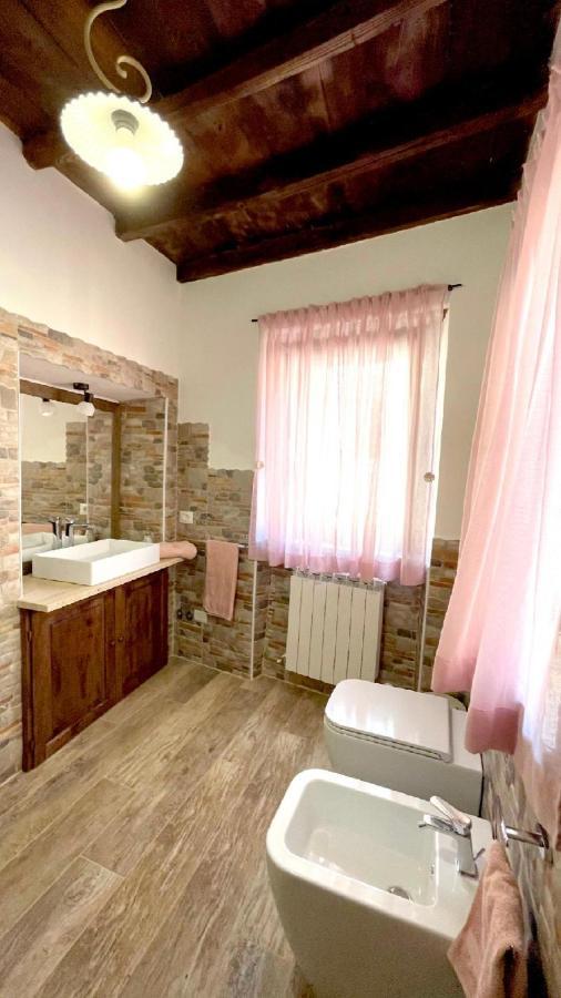 Casa Del Glicine-Monolocale Centro Storico Con Parcheggio Gratuito, E Self Check-In Apartment Bagnoregio Exterior photo