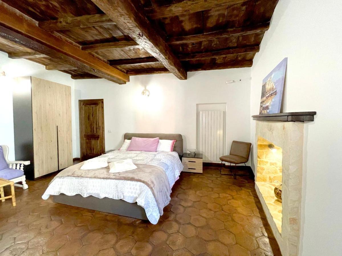 Casa Del Glicine-Monolocale Centro Storico Con Parcheggio Gratuito, E Self Check-In Apartment Bagnoregio Exterior photo