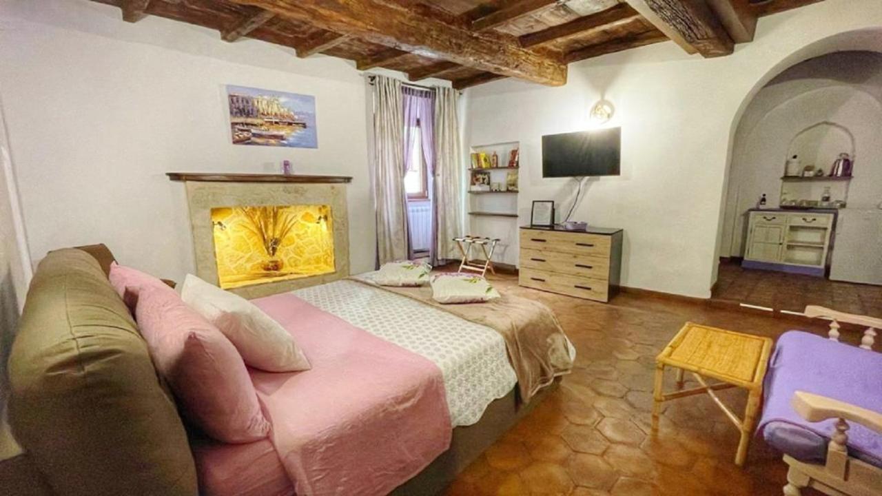 Casa Del Glicine-Monolocale Centro Storico Con Parcheggio Gratuito, E Self Check-In Apartment Bagnoregio Exterior photo