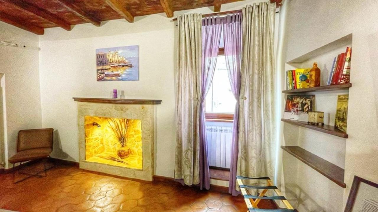 Casa Del Glicine-Monolocale Centro Storico Con Parcheggio Gratuito, E Self Check-In Apartment Bagnoregio Exterior photo